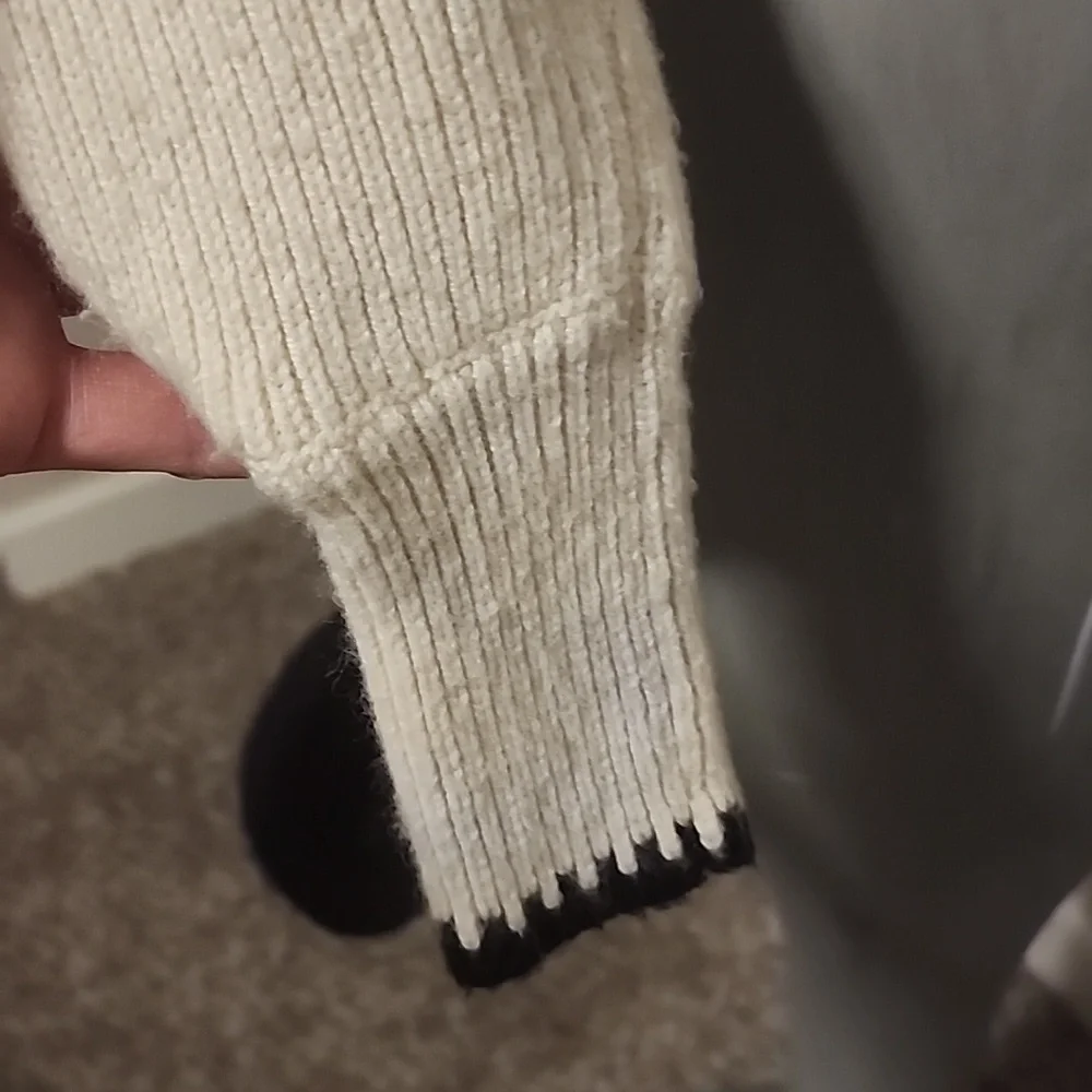 BCBGMaxazria Women's Popcorn Stitch Turtleneck Sweater - Picture 5 of 7